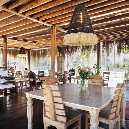 Nars Ilica Adults Only 12plus מלון 2*